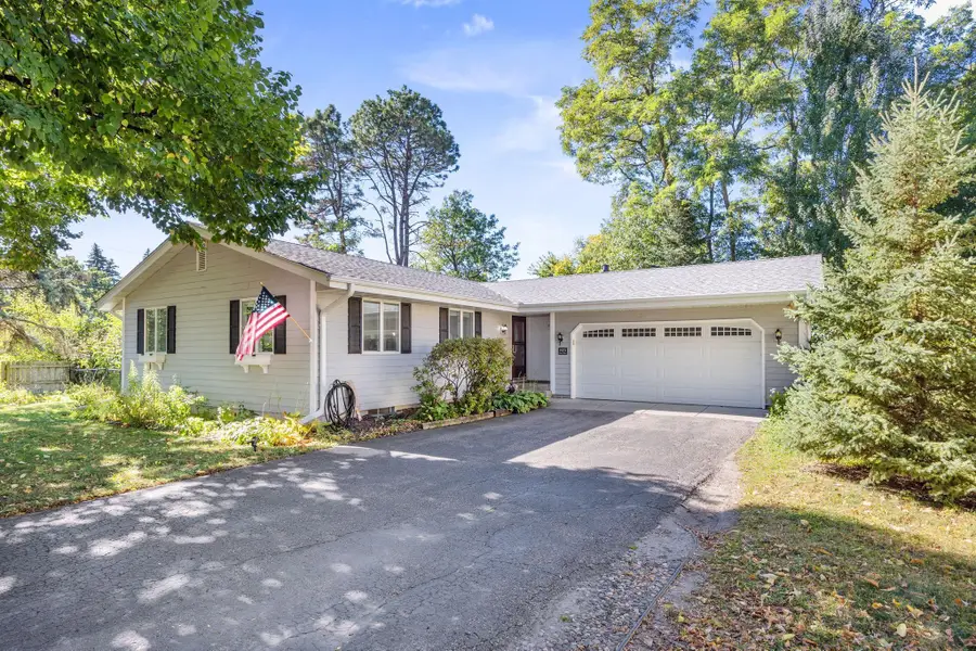 1925 Hythe Street, Roseville, MN 55113 - Image #2