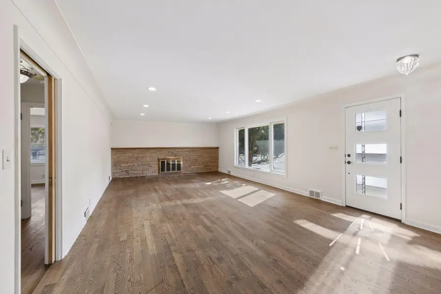 2079 Upper Saint Dennis Road, Saint Paul, MN 55116 - #2