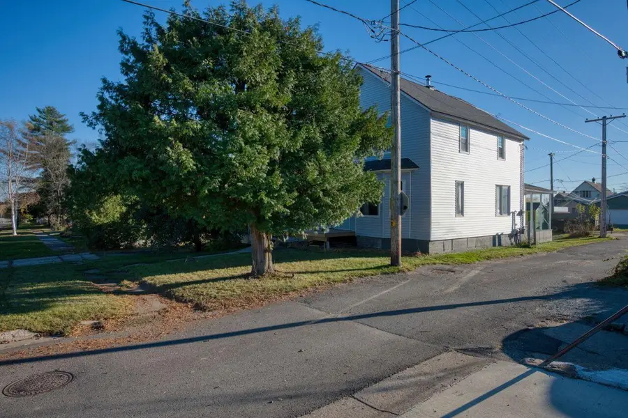 101 E Minnesota Avenue, Gilbert, MN 55741 - Image #2