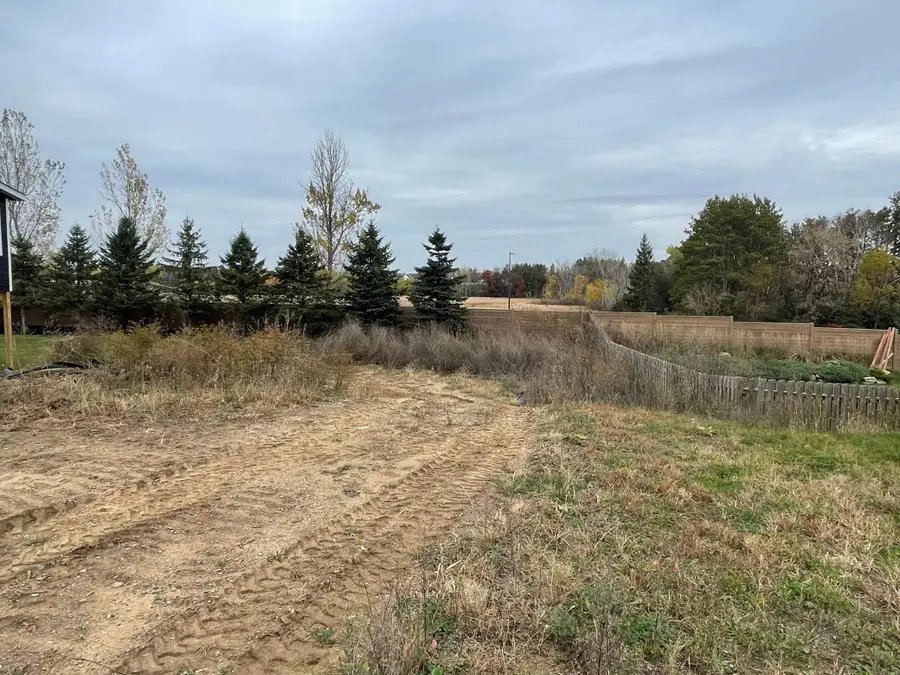 637 Remington Court, Eagan, MN 55123 - Image #2