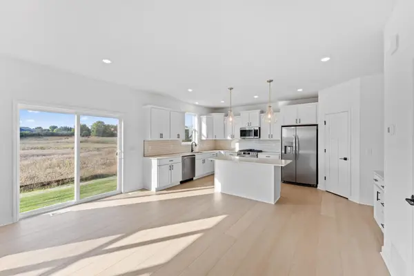 1048 Ashbury Lane Ne, Hanover, MN 55341