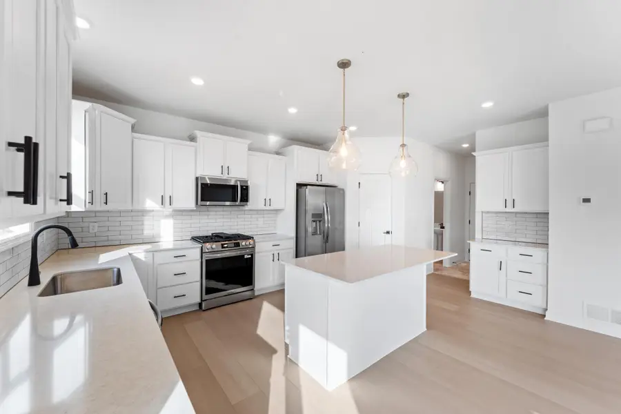 1048 Ashbury Lane Ne, Hanover, MN 55341 - Image #2