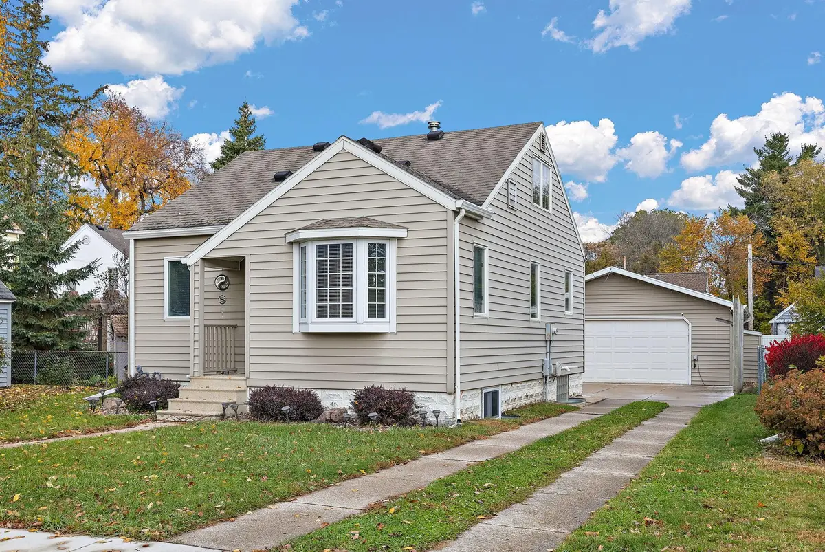 402 11th Avenue Sw, Austin, MN 55912 - Image #1