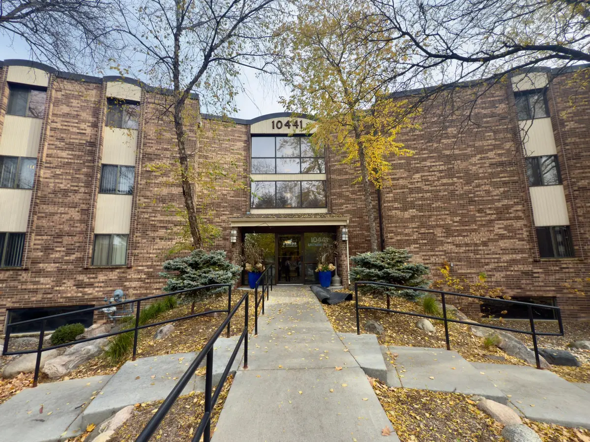 10441 Greenbrier Road #303, Minnetonka, MN 55305 - Image #1