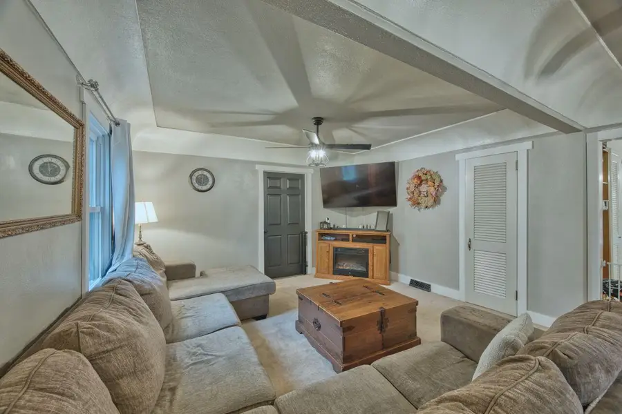 2802 2nd Avenue E, Hibbing, MN 55746 - Image #2