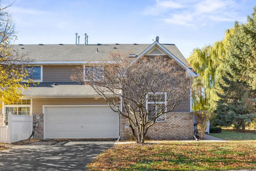 17914 Cobblestone Way, Eden Prairie, MN 55347 - Image #2