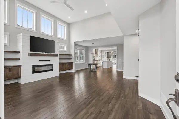 15664 Cobblestone Lake Parkway, Apple Valley, MN 55124