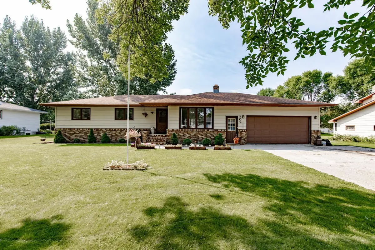 702 7th Avenue Se, Barnesville, MN 56514 - Image #1