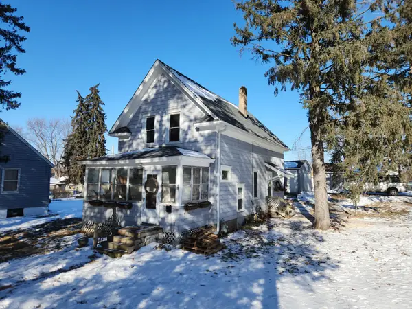 1711 4th Street E, Saint Paul, MN 55106