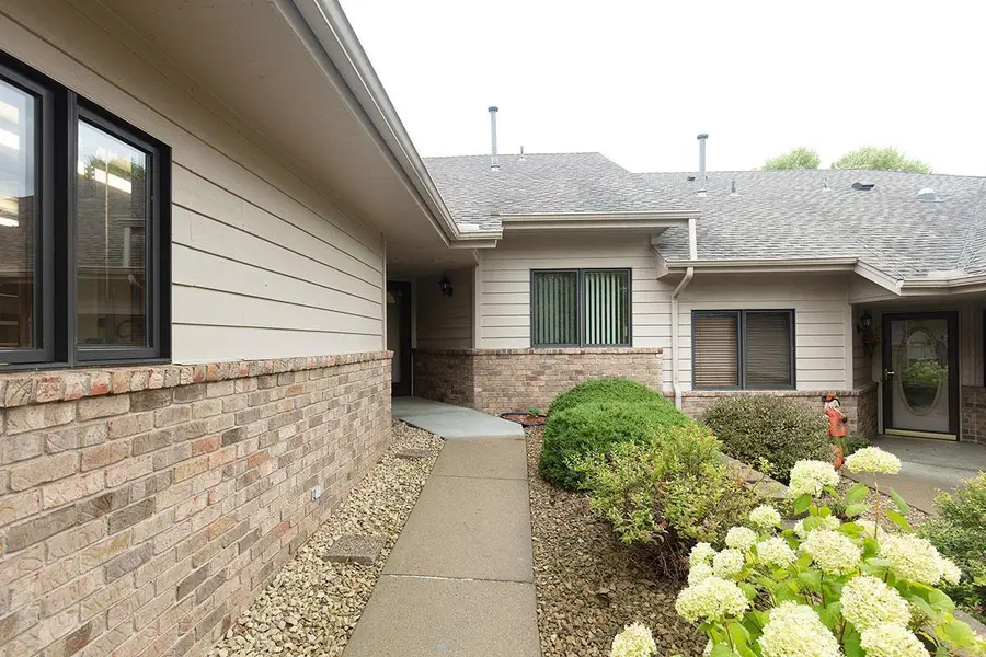 14387 Embassy Way, Apple Valley, MN 55124 - Image #2