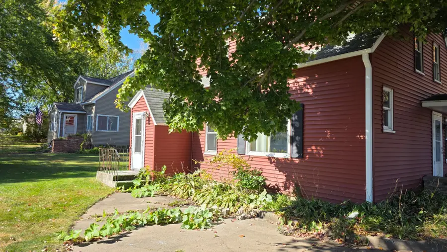 209 W Euclid Avenue, Barron, WI 54812 - Image #2