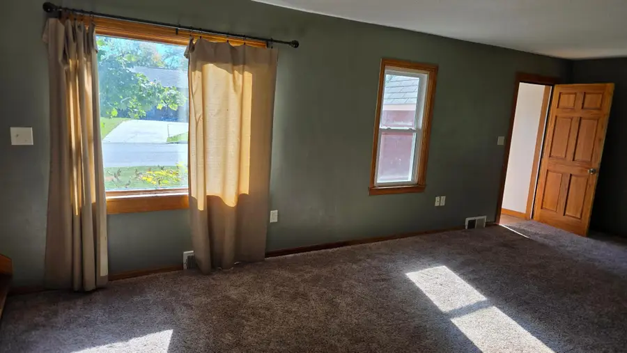 209 W Euclid Avenue, Barron, WI 54812 - Image #3