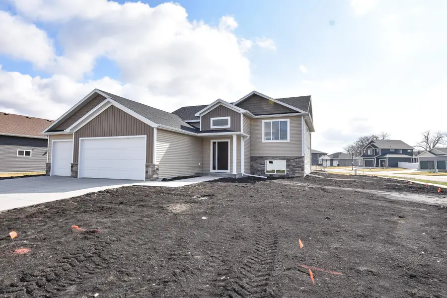 4205 Bristlecone Loop S, Fargo, ND 58104 - Image #2