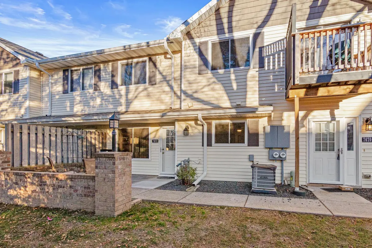 7672 13th Street N, Oakdale, MN 55128 - Image #1