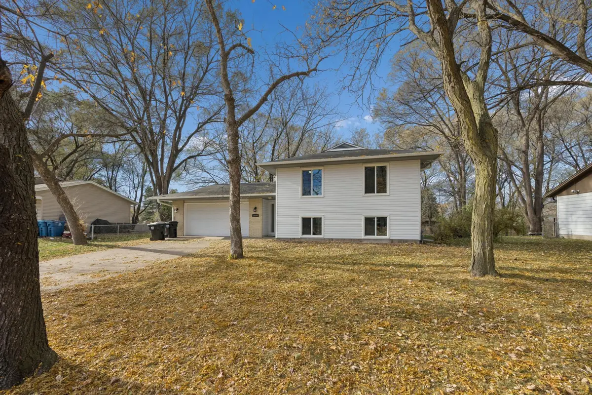 10648 Wren Street Nw, Coon Rapids, MN 55433 - Image #1