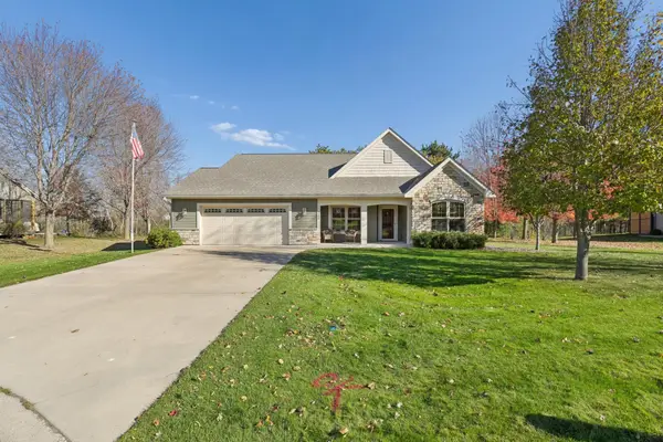 1448 Valley Creek Drive, New Richmond, WI 54017