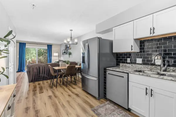 828 Woodgate Drive #105, Vadnais Heights, MN 55127