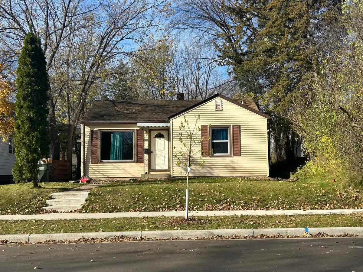 512 13th Street Sw, Willmar, MN 56201 - Image #1