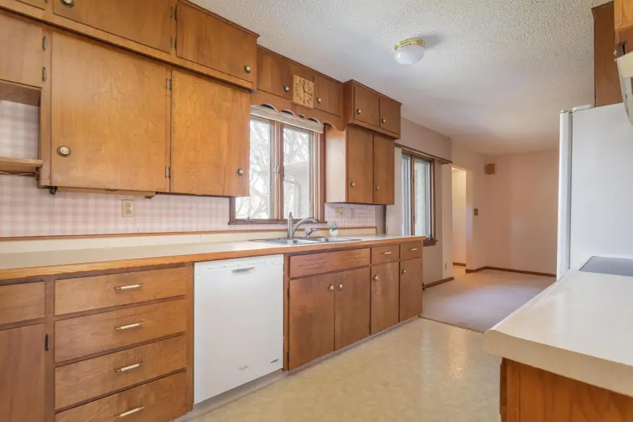 1004 Maple Street, Alexandria, MN 56308 - Image #3