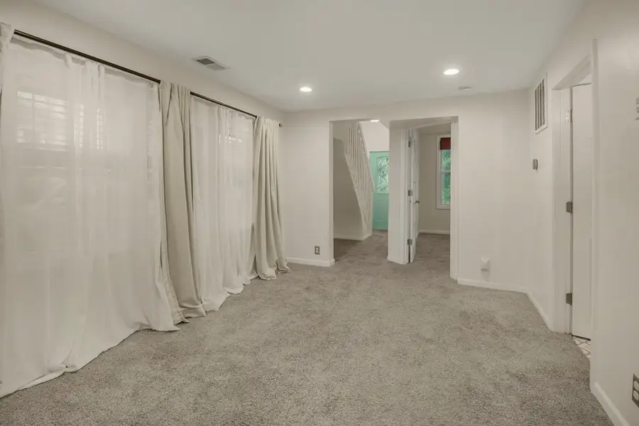 398 Banfil Street, Saint Paul, MN 55102 - Image #2