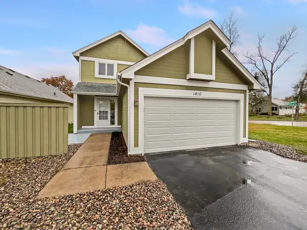 1410 Granada Trail N, Oakdale, MN 55128