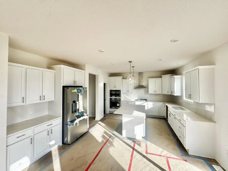 565 Waterford Place, Waconia, MN 55387 - Image #2