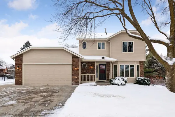 7051 Pimlico Lane, Chanhassen, MN 55317