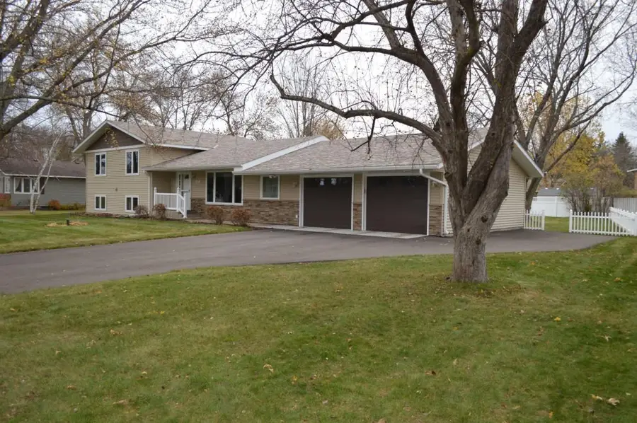 816 Clark Place, Saint Cloud, MN 56301 - Image #2