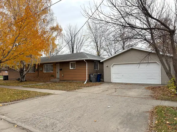 1621 9th Avenue S, Moorhead, MN 56560