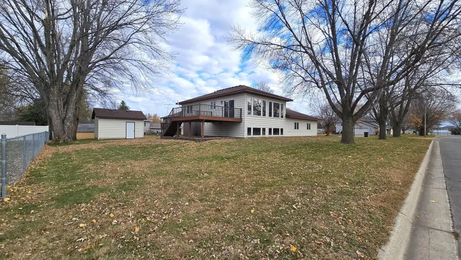 570 Jackson Street Sw, Hutchinson, MN 55350 - Image #2