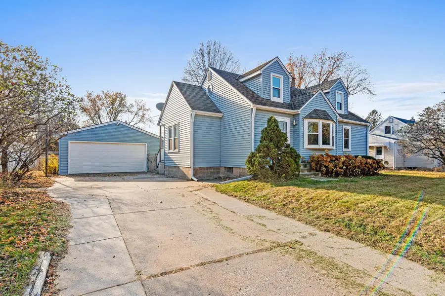 2466 Clearview Avenue, Mounds View, MN 55112 - Image #2