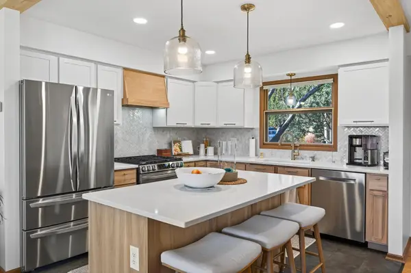 5016 W 106th Street, Bloomington, MN 55437