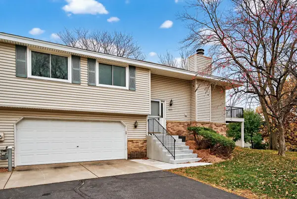 825 Evergreen Circle, Burnsville, MN 55337