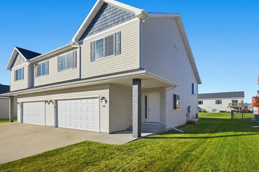 1326 4th Street Nw, West Fargo, ND 58078 - Image #2