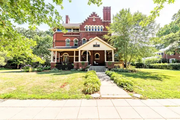 490 Summit Avenue, Saint Paul, MN 55102