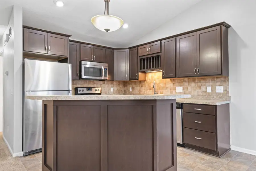 7520 Upper 167th Street W, Lakeville, MN 55044 - Image #2