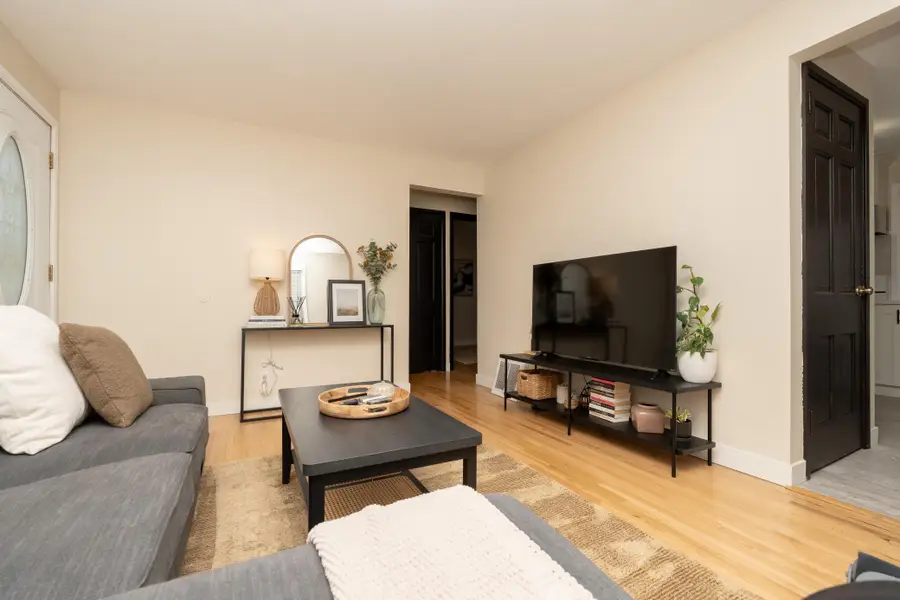 5909 Xerxes Avenue S, Minneapolis, MN 55410 - Image #2