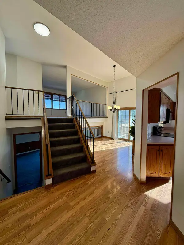 2249 Heath Avenue N, Oakdale, MN 55128