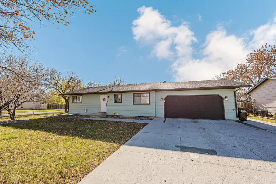 519 10th Avenue E, West Fargo, ND 58078 - Image #3