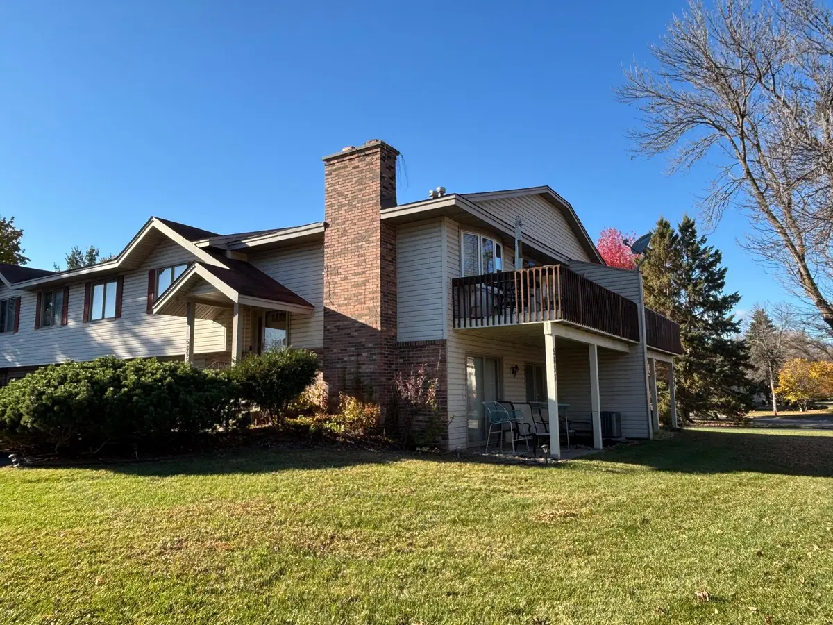 5653 Chatsworth Street N, Shoreview, MN 55126 - Image #1