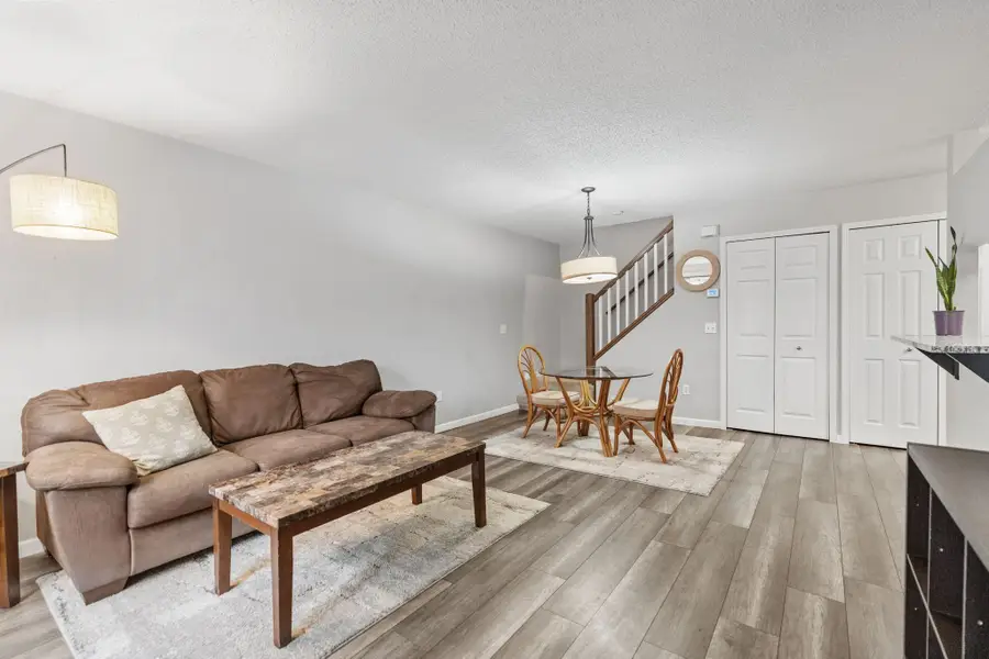 587 Mariner Way, Woodbury, MN 55129 - Image #3