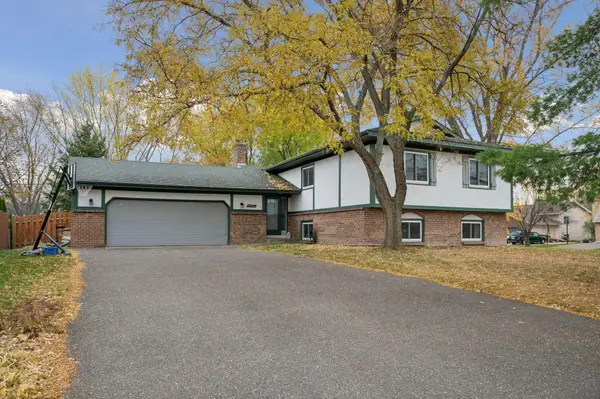 4384 Oakhurst Avenue, Vadnais Heights, MN 55127