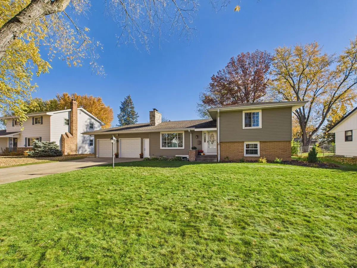 1187 Madison Street S, Shakopee, MN 55379 - #1