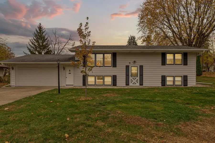 821 Valley View Road, Faribault, MN 55021 - Image #2