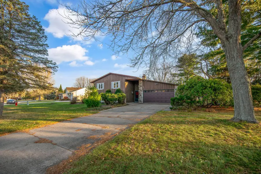 2633 Fairlawn Drive, Stillwater, MN 55082 - Image #2