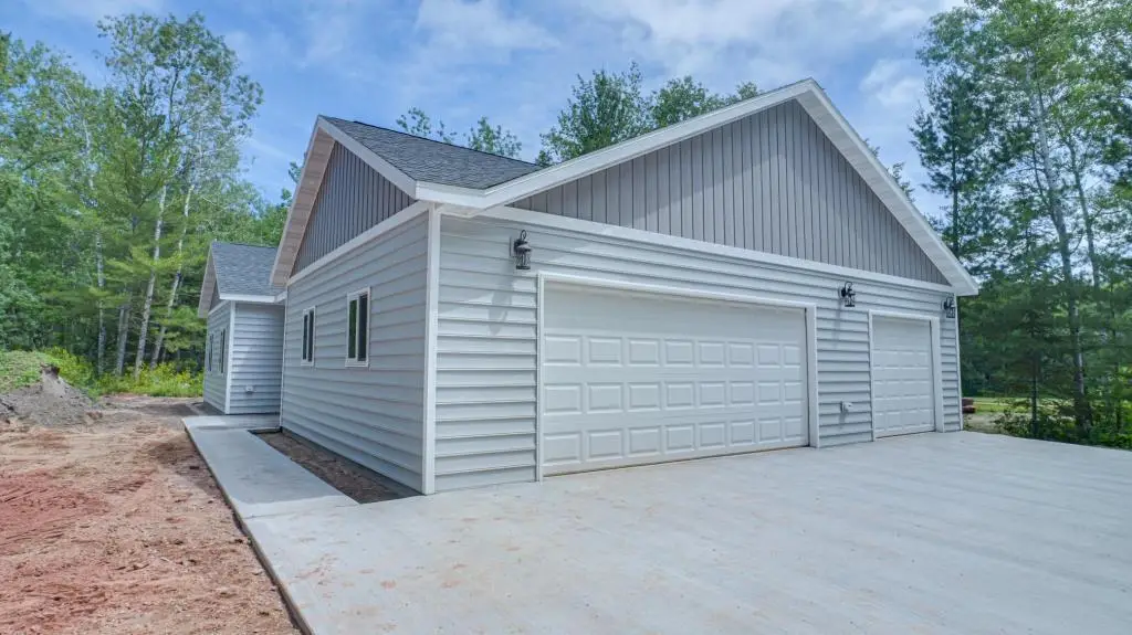 113 N Birch Ln, Coleraine, MN 55722 - Image #1