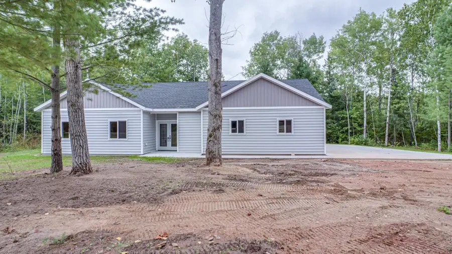 113 N Birch Ln, Coleraine, MN 55722 - Image #2