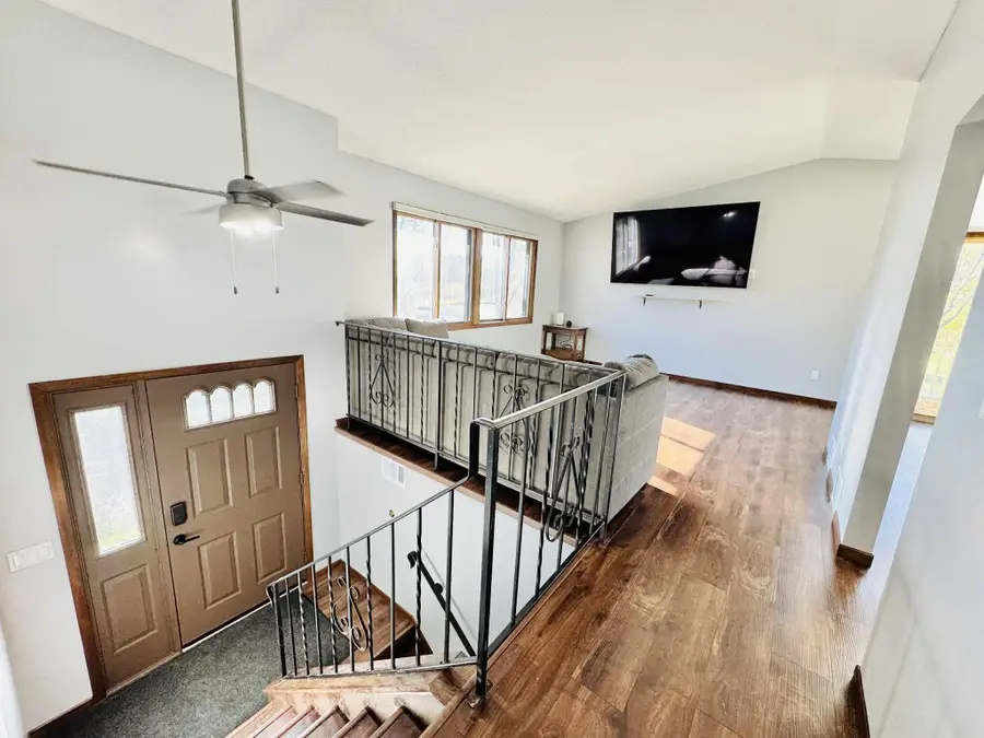 870 Sherwood Road, Shoreview, MN 55126 - Image #3