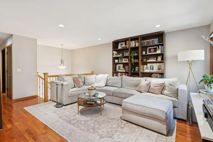 4680 Ridge Cliff Drive, Eagan, MN 55122 - Image #2