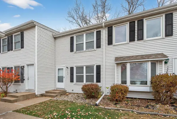 1496 Granada Avenue N, Oakdale, MN 55128